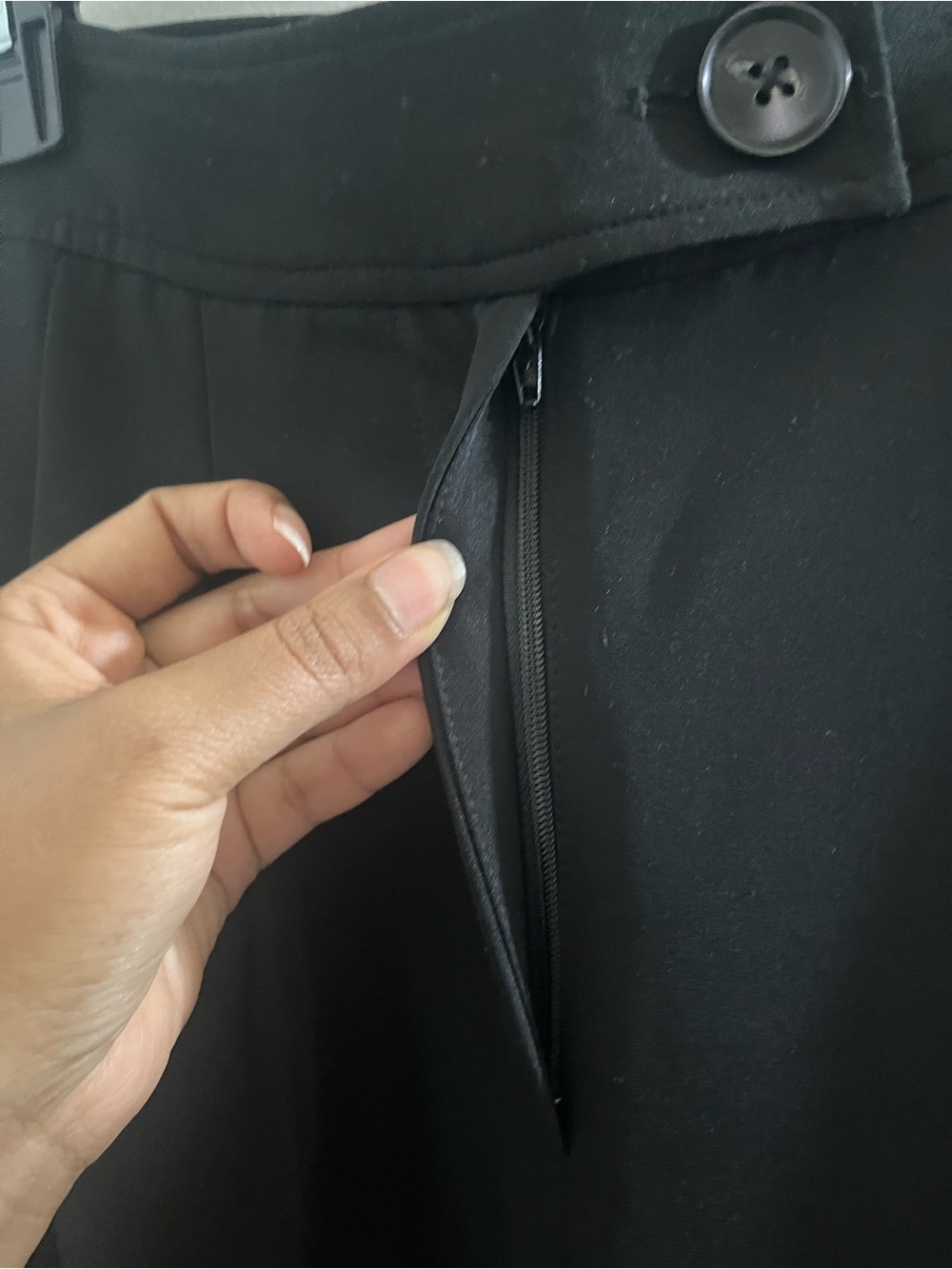 Ellie Tahari Classic Black Pleated women’s Dress Pants - Picture 4 of 6